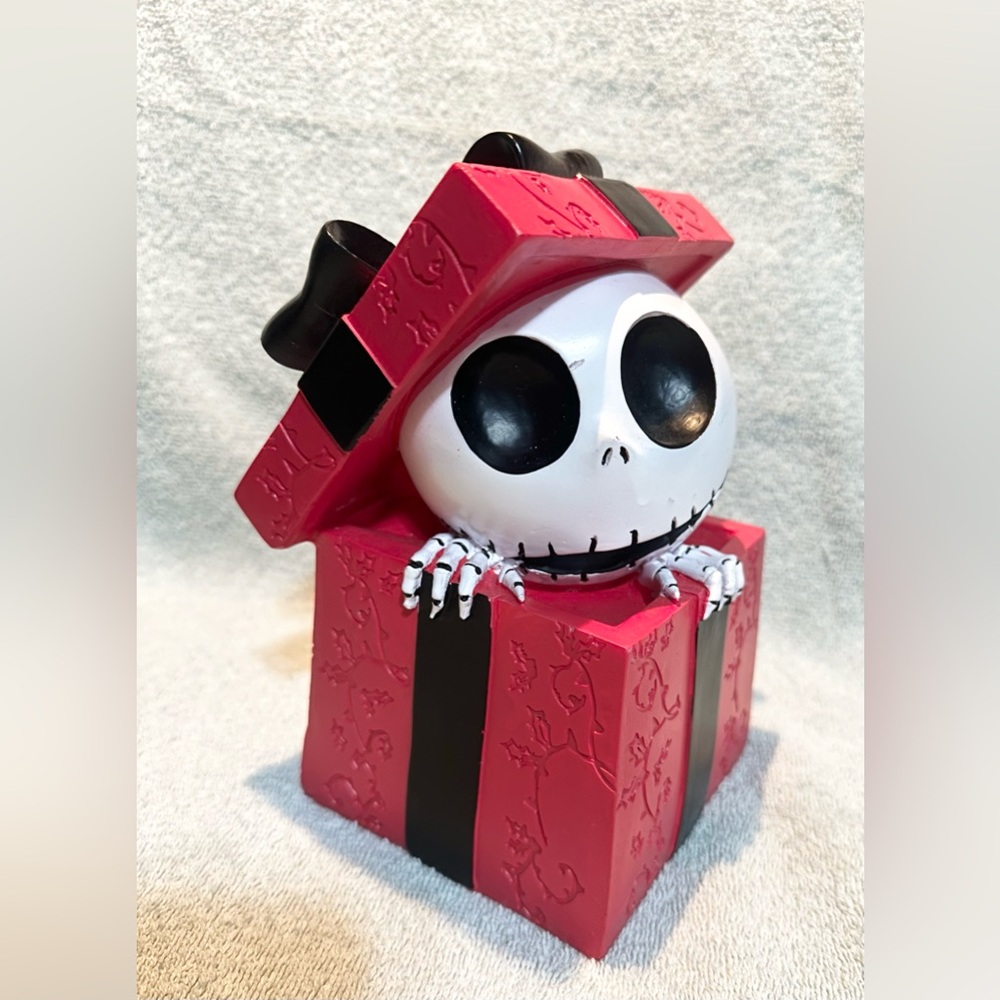 Disney Nightmare Before Christmas Jack Skellington Resin Figure Present
